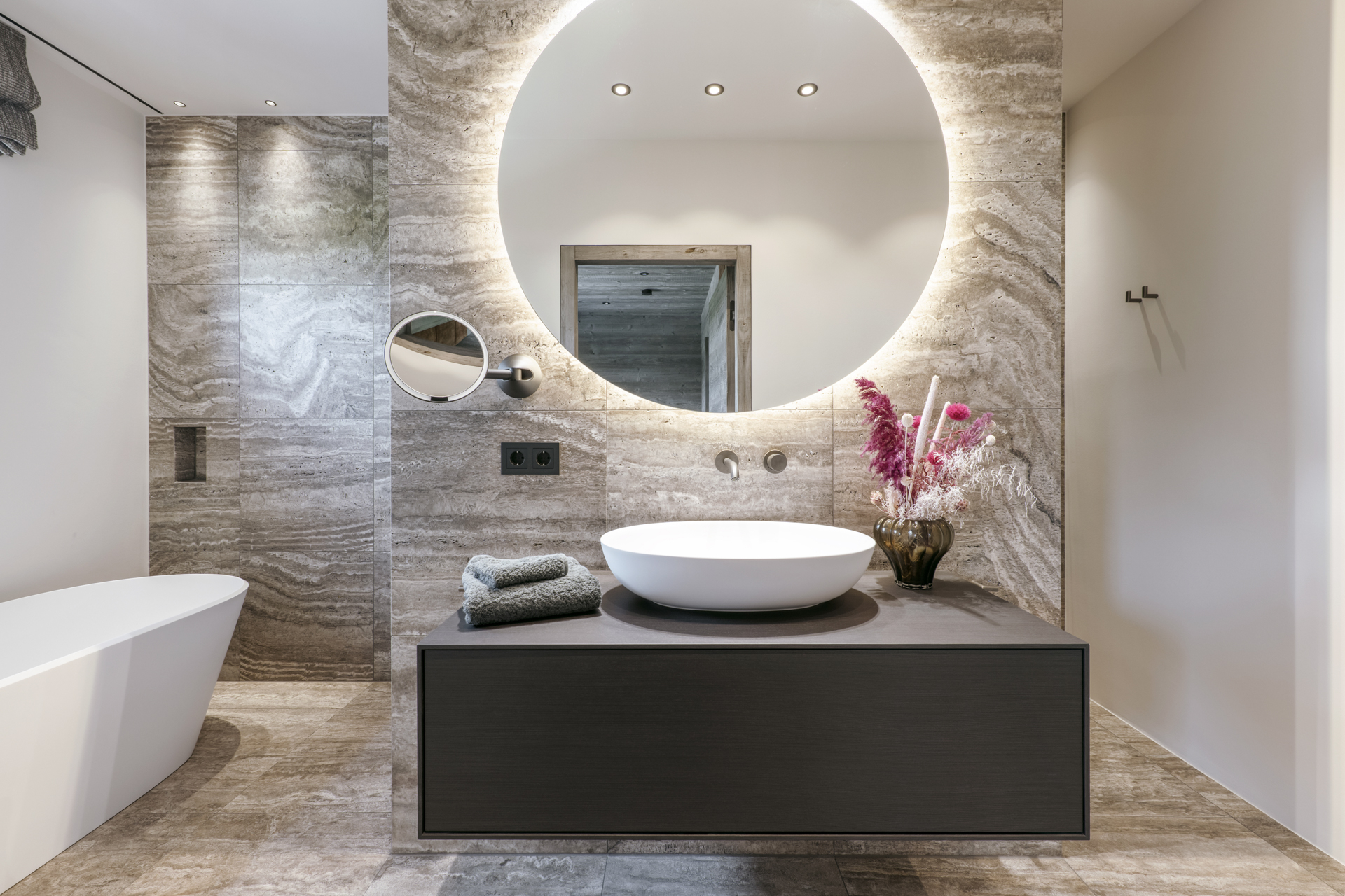 Maukspitz Lodge – Bad mit freistehender Wanne