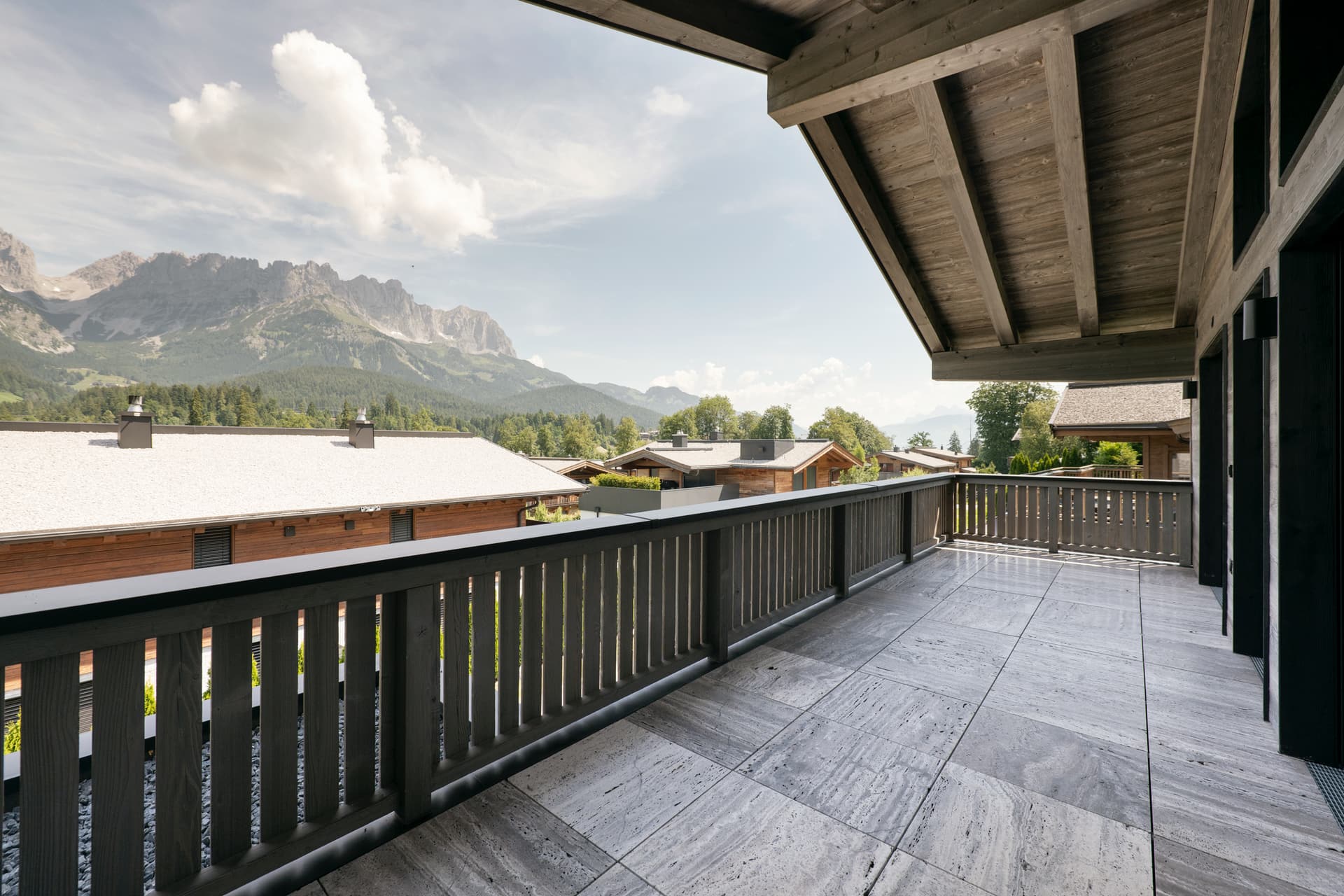 Chalet Gipfelblick vor dem Massiv des Wilden Kaisers